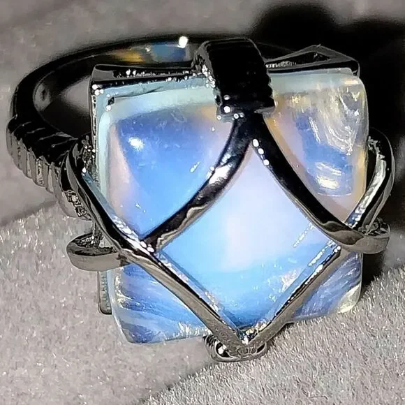 Beautiful vintage caged moonstone ring sz.6 - Picture 8 of 9